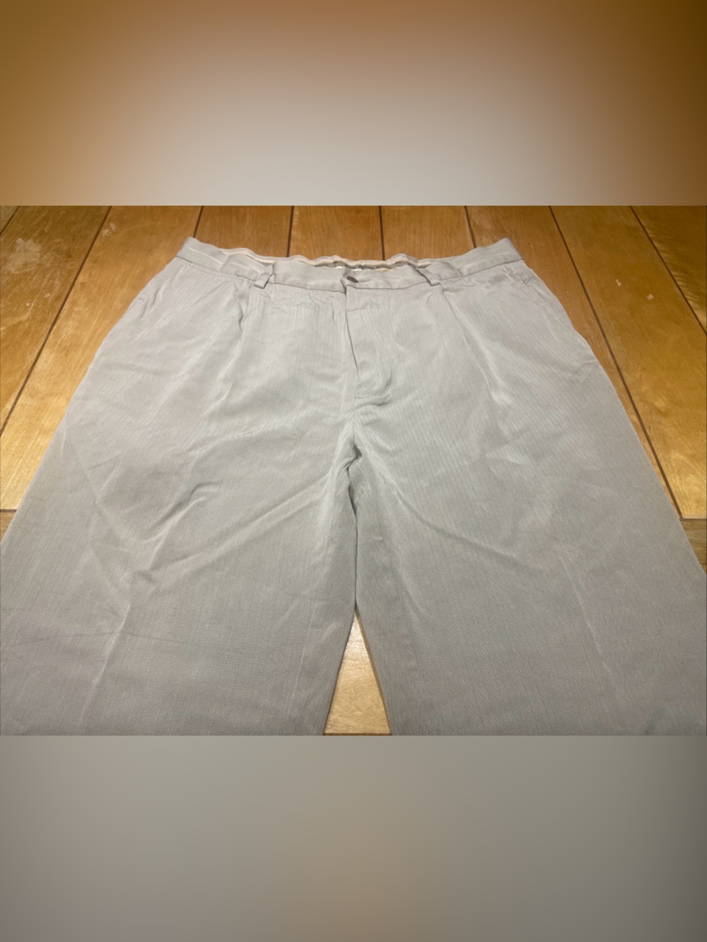 Tommy Bahama Light Gray 100% Silk Pleated Pants Size 36x28
